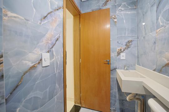 Banheiro de kitnet/studio à venda com 1 quarto, 17m² em Vila Esperança, São Paulo