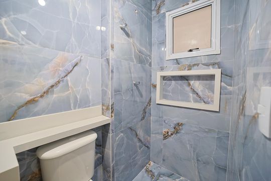 Banheiro de kitnet/studio à venda com 1 quarto, 17m² em Vila Esperança, São Paulo