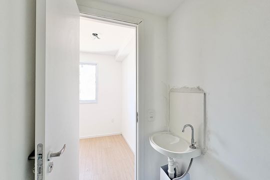 Banheiro de apartamento para alugar com 0 quarto, 17m² em Freguesia do Ó, São Paulo