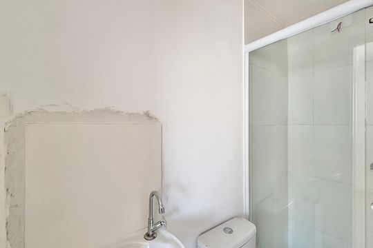Banheiro de apartamento para alugar com 0 quarto, 17m² em Freguesia do Ó, São Paulo