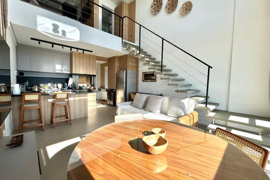 Sala de apartamento para alugar com 1 quarto, 57m² em Barra da Lagoa, Florianópolis