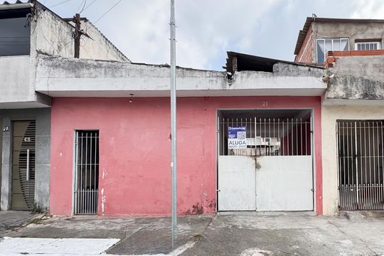 Fachada de casa para alugar com 2 quartos, 120m² em Jardim Moreno, São Paulo