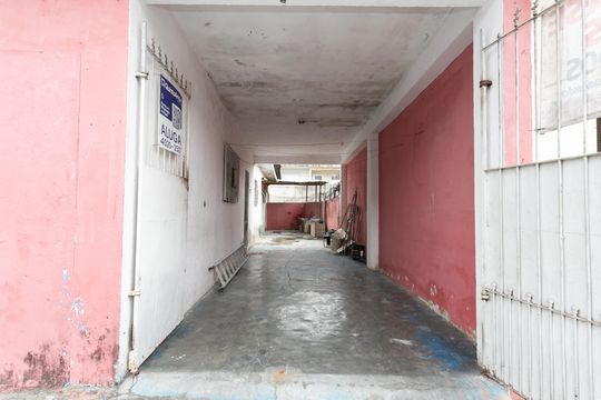 Garagem de casa para alugar com 2 quartos, 120m² em Jardim Moreno, São Paulo