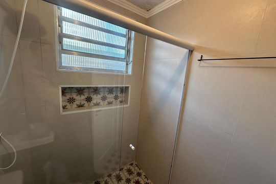 Banheiro 1 de apartamento para alugar com 2 quartos, 110m² em Itararé, São Vicente