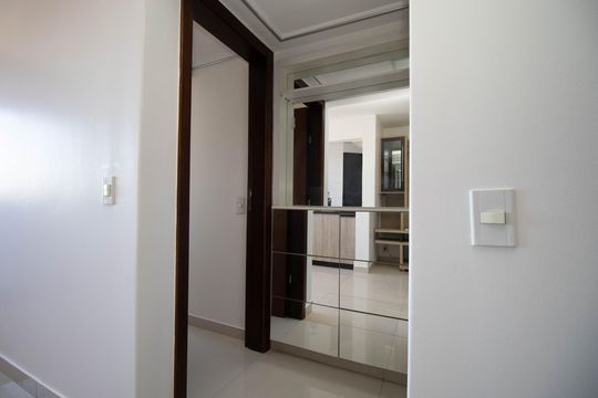 Corredor de apartamento para alugar com 2 quartos, 63m² em Guará, Brasília