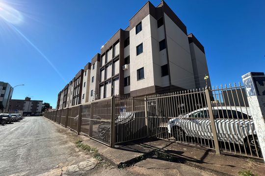 Fachada de apartamento para alugar com 2 quartos, 63m² em Guará, Brasília