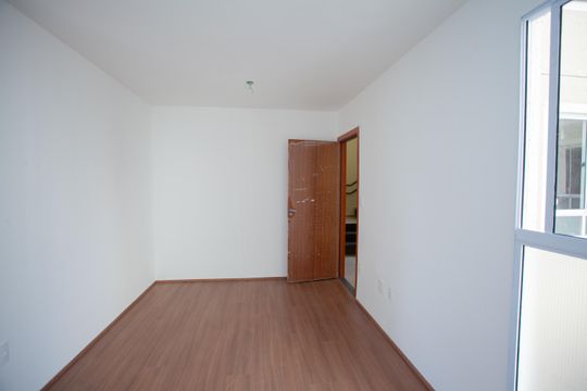 Sala de apartamento à venda com 2 quartos, 42m² em Praia, Contagem