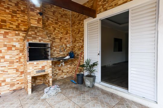 Casa para alugar com 3 quartos, 108m² em Vila Pirajussara, São Paulo