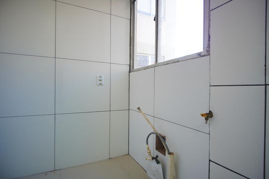 Cozinha de apartamento à venda com 2 quartos, 42m² em Mário Quintana, Porto Alegre
