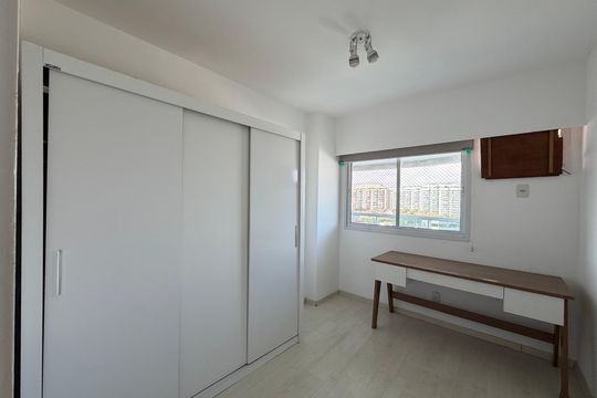 Quarto de apartamento para alugar com 2 quartos, 70m² em Barra da Tijuca, Rio de Janeiro