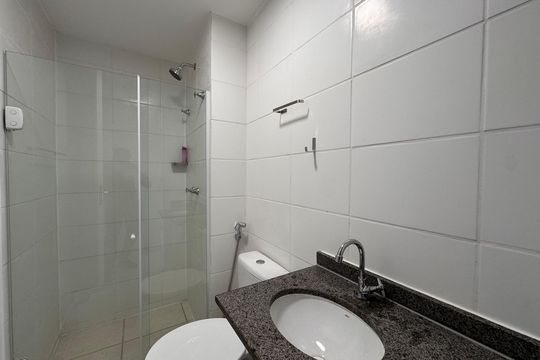 Banheiro Social de apartamento para alugar com 3 quartos, 65m² em Barra da Tijuca, Rio de Janeiro