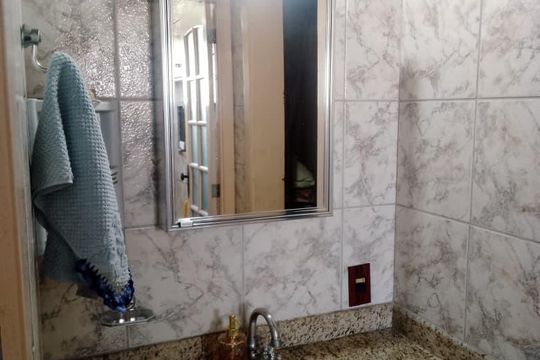 Banheiro de apartamento para alugar com 1 quarto, 38m² em Taquara, Rio de Janeiro