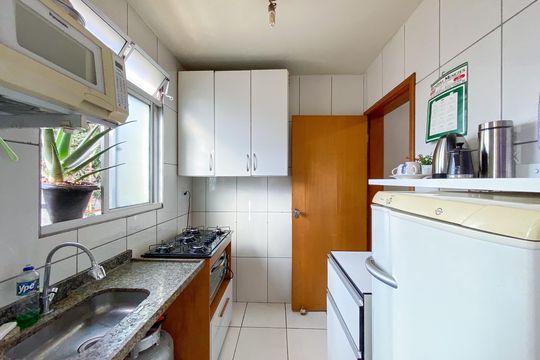 Apartamento à venda com 2 quartos, 50m² em Jardim Bandeirantes, Contagem