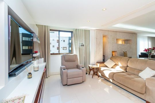 Apartamento à venda com 3 quartos, 201m² em Bela Vista, Porto Alegre