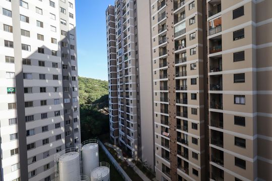 Vista Sala de apartamento para alugar com 2 quartos, 34m² em Jardim Sabara, São Paulo