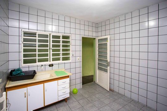 Cozinha Casa 3 de casa à venda com 6 quartos, 300m² em Taboão, Diadema