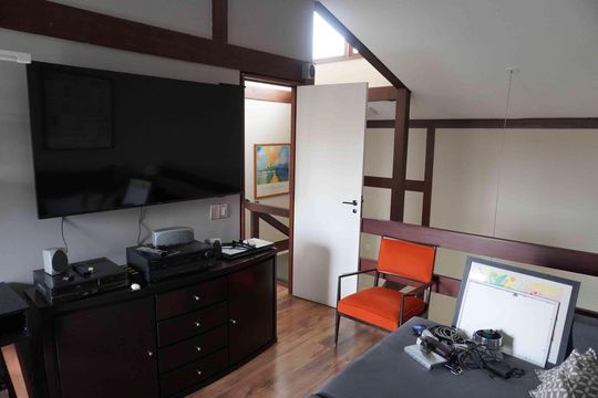 Sala de TV de casa de condomínio à venda com 3 quartos, 180m² em Centro de Apoio I (alphaville), Santana de Parnaíba
