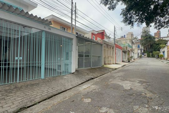 Fachada de casa à venda com 3 quartos, 135m² em Pompeia, São Paulo