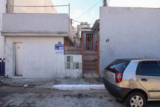 Fachada de casa para alugar com 1 quarto, 29m² em Vila Ema, São Paulo