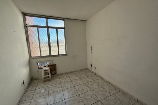 Sala de apartamento para alugar com 2 quartos, 40m² em Vila Valqueire, Rio de Janeiro
