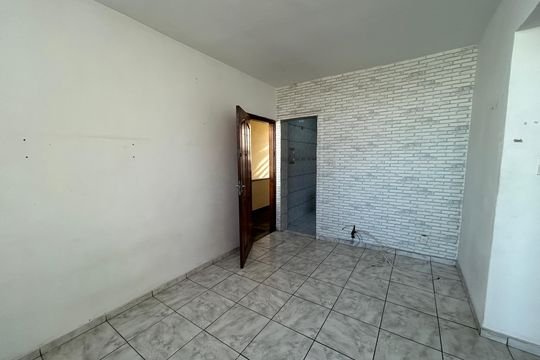 Sala de apartamento para alugar com 2 quartos, 40m² em Vila Valqueire, Rio de Janeiro