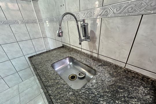 Cozinha de apartamento para alugar com 2 quartos, 40m² em Vila Valqueire, Rio de Janeiro