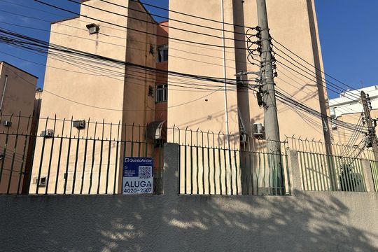 Fachada e portaria de apartamento para alugar com 2 quartos, 40m² em Vila Valqueire, Rio de Janeiro