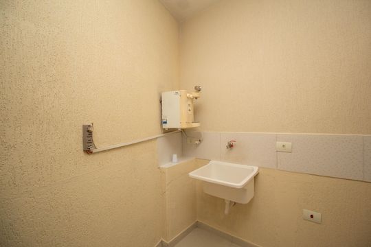 Área de Serviço de casa de condomínio para alugar com 3 quartos, 64m² em Vila Pereira Cerca, São Paulo