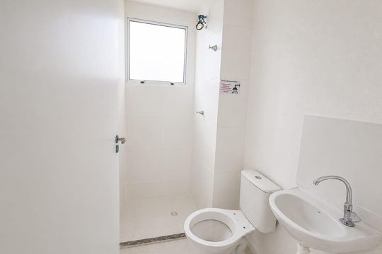 Banheiro de apartamento para alugar com 2 quartos, 42m² em Residencial Vale dos Sonhos, Goiânia
