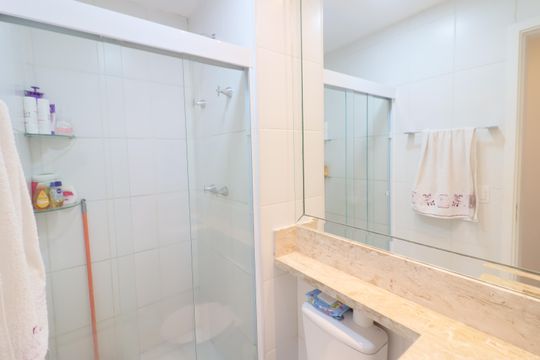 Banheiro de apartamento à venda com 2 quartos, 46m² em Novo Osasco, Osasco