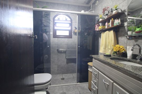 Banheiro comum de casa à venda com 2 quartos, 167m² em Parque das Arvores, São Paulo