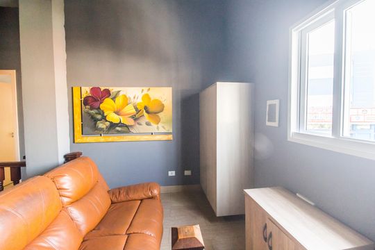 Hall de entrada de casa para alugar com 2 quartos, 110m² em Jardim Silveira, Barueri