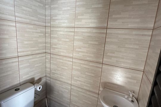 Banheiro 3 de casa para alugar com 3 quartos, 94m² em Esplanada dos Barreiros, São Vicente