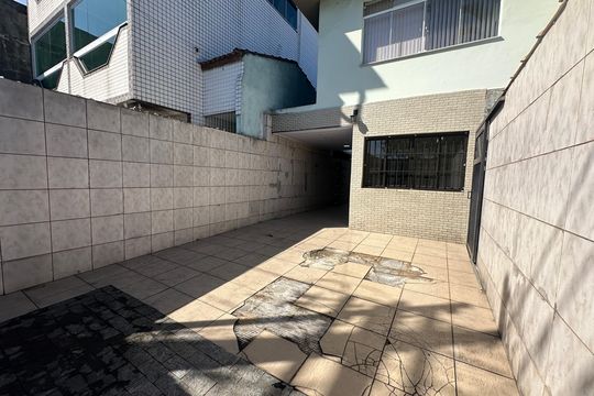 Garagem de casa para alugar com 3 quartos, 94m² em Esplanada dos Barreiros, São Vicente