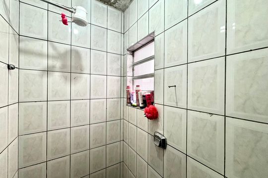 Banheiro social de casa à venda com 5 quartos, 172m² em Vila Sao Francisco (zona Leste), São Paulo