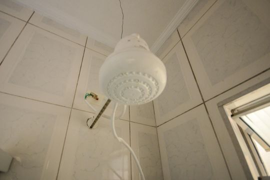 Banheiro de kitnet/studio para alugar com 1 quarto, 44m² em Vila Boacava, São Paulo
