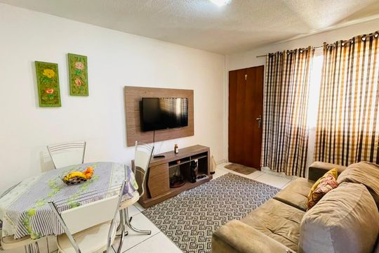 Sala de apartamento para alugar com 2 quartos, 46m² em Parque Industrial Ramos de Freitas, Embu das Artes