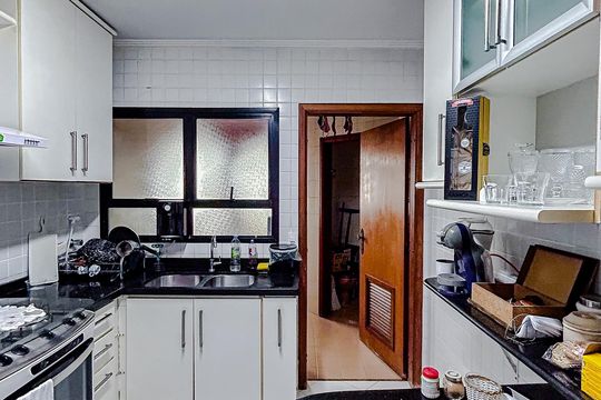 Cozinha de apartamento para alugar com 3 quartos, 93m² em Vila Azevedo, São Paulo