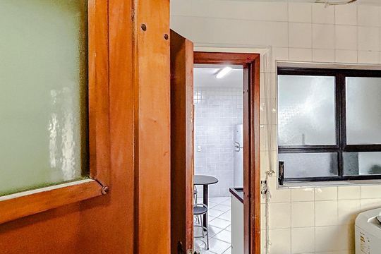 Banheiro de serviço de apartamento para alugar com 3 quartos, 93m² em Vila Azevedo, São Paulo