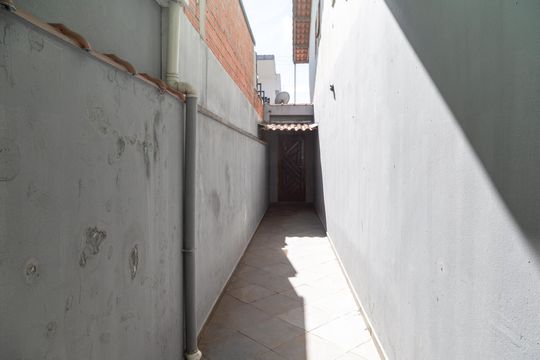 Corredor de casa à venda com 3 quartos, 110m² em Jardim Paraventi, Guarulhos