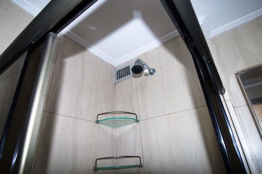 Banheiro de apartamento para alugar com 3 quartos, 53m² em Jardim América, Rio de Janeiro