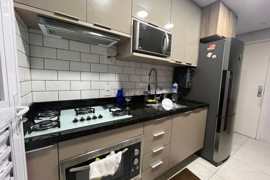 Cozinha de apartamento para alugar com 2 quartos, 44m² em Jardim Umarizal, São Paulo