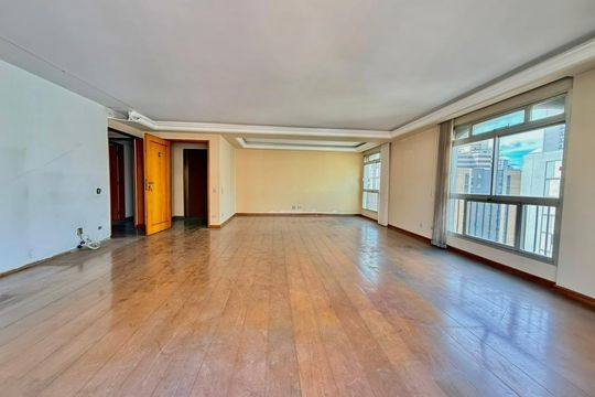 Apartamento à venda com 3 quartos, 230m² em Santa Cecilia, São Paulo