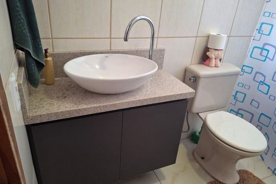 Banheiro de serviço de casa à venda com 4 quartos, 212m² em Portão, Curitiba