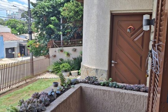 Sacada de casa à venda com 4 quartos, 212m² em Portão, Curitiba