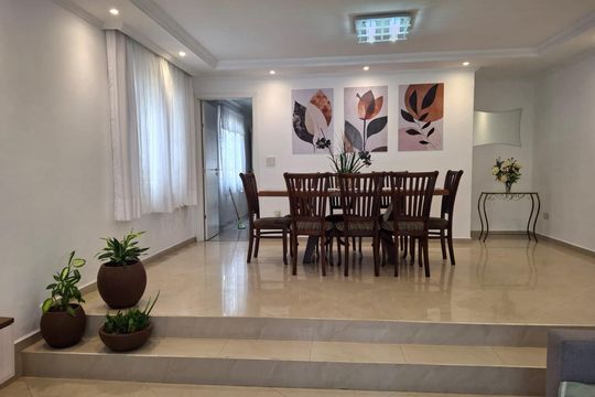 Casa à venda com 4 quartos, 212m² em Portão, Curitiba