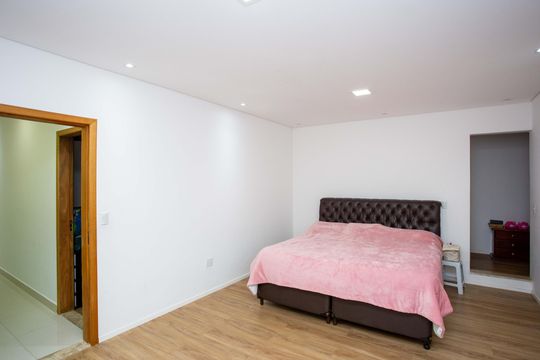 Quarto Suíte de casa à venda com 3 quartos, 380m² em Casa Grande, Diadema