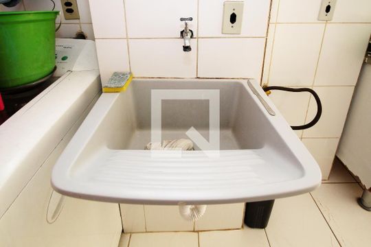 Área de serviço de apartamento à venda com 2 quartos, 55m² em Conceicao, Osasco