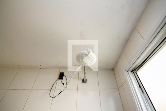 Banheiro social de apartamento à venda com 2 quartos, 55m² em Conceicao, Osasco
