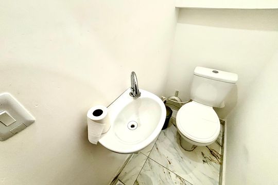 Lavabo de casa de condomínio para alugar com 2 quartos, 64m² em Jardim Popular, São Paulo